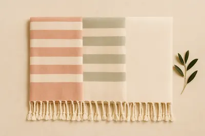 Foutas tissées à franges nouées